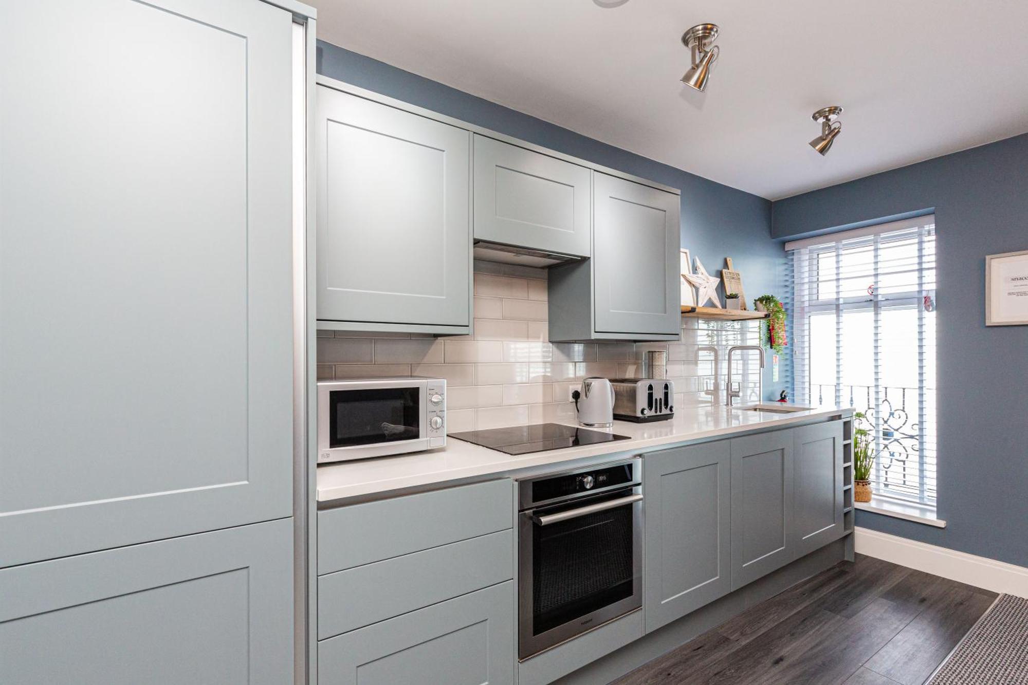Seafront Apartment - Sleeps 6 - Gateway To The Lake District - Brand New Morecambe Exterior photo