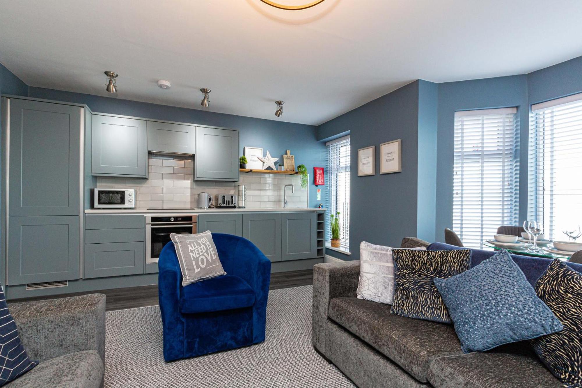 Seafront Apartment - Sleeps 6 - Gateway To The Lake District - Brand New Morecambe Exterior photo